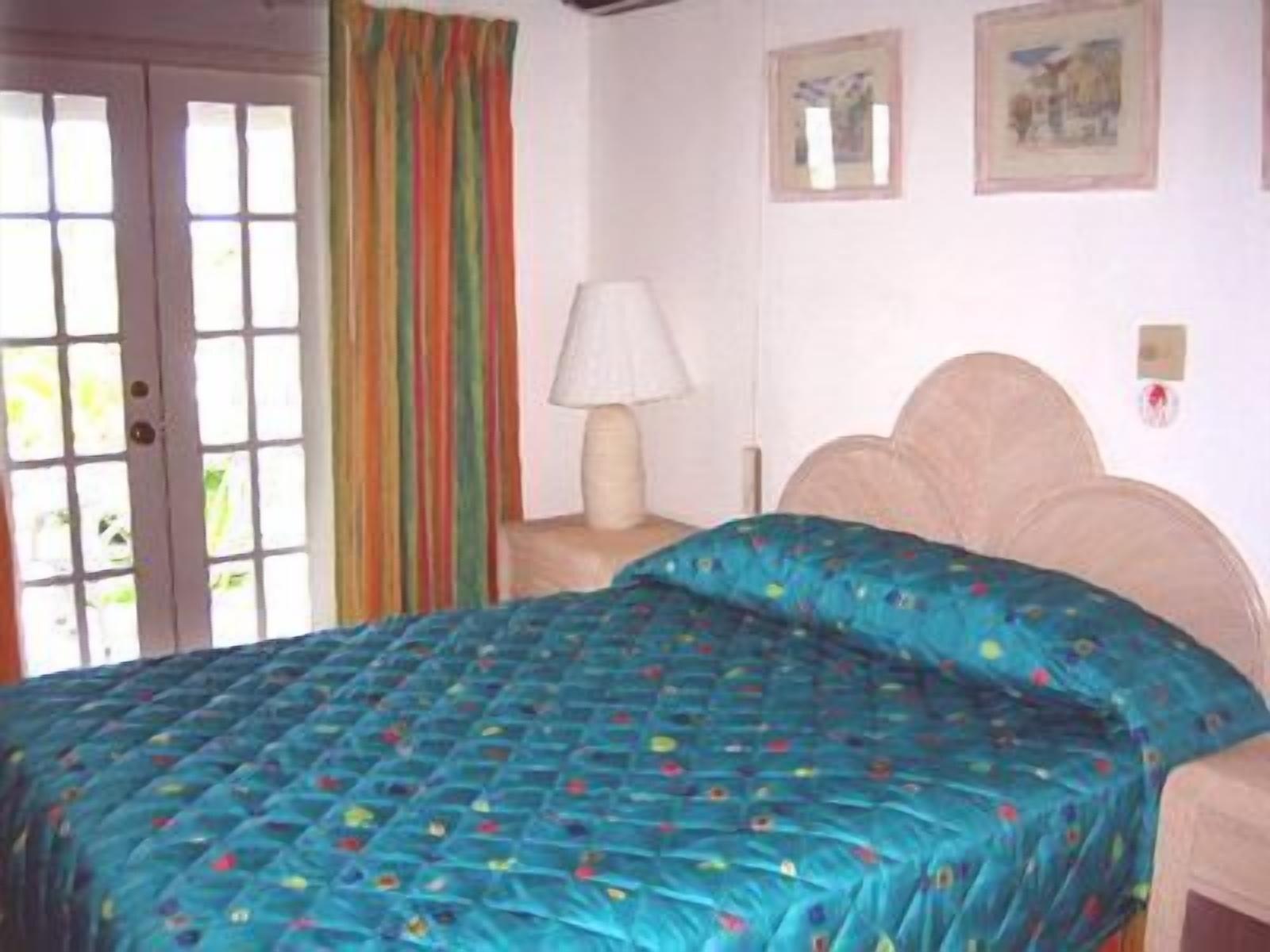 Dickenson Bay Cottages Cedar Grove Extérieur photo