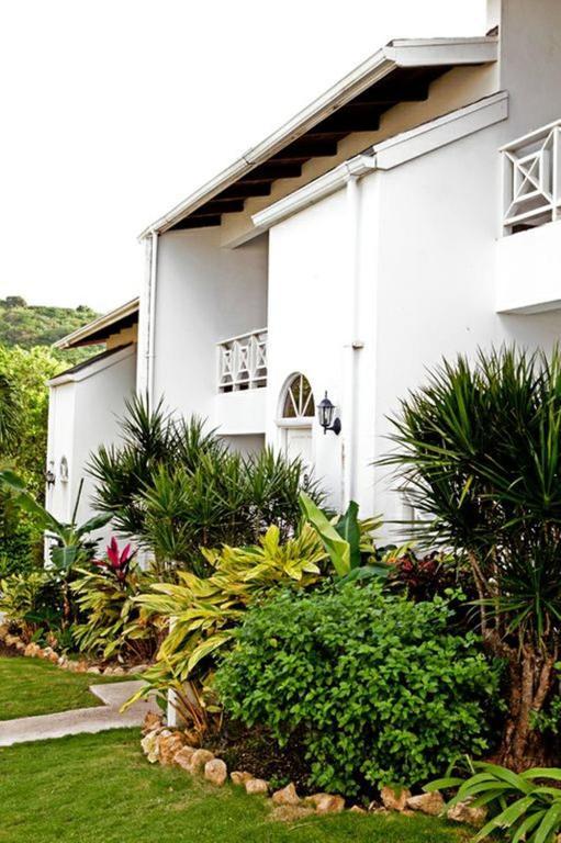 Dickenson Bay Cottages Cedar Grove Extérieur photo