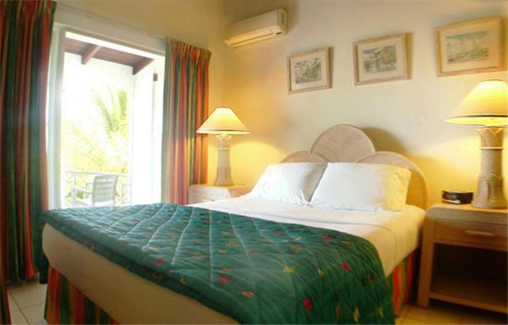 Dickenson Bay Cottages Cedar Grove Chambre photo