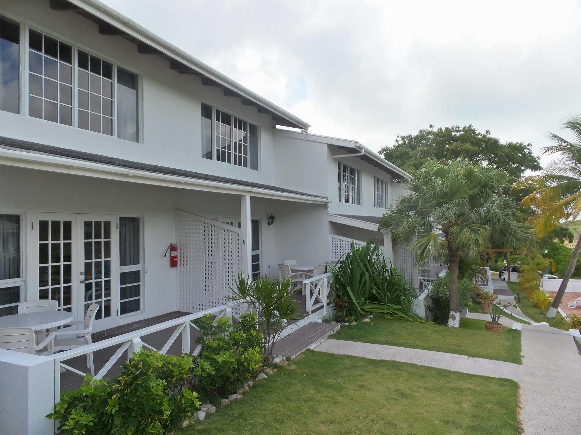 Dickenson Bay Cottages Cedar Grove Extérieur photo
