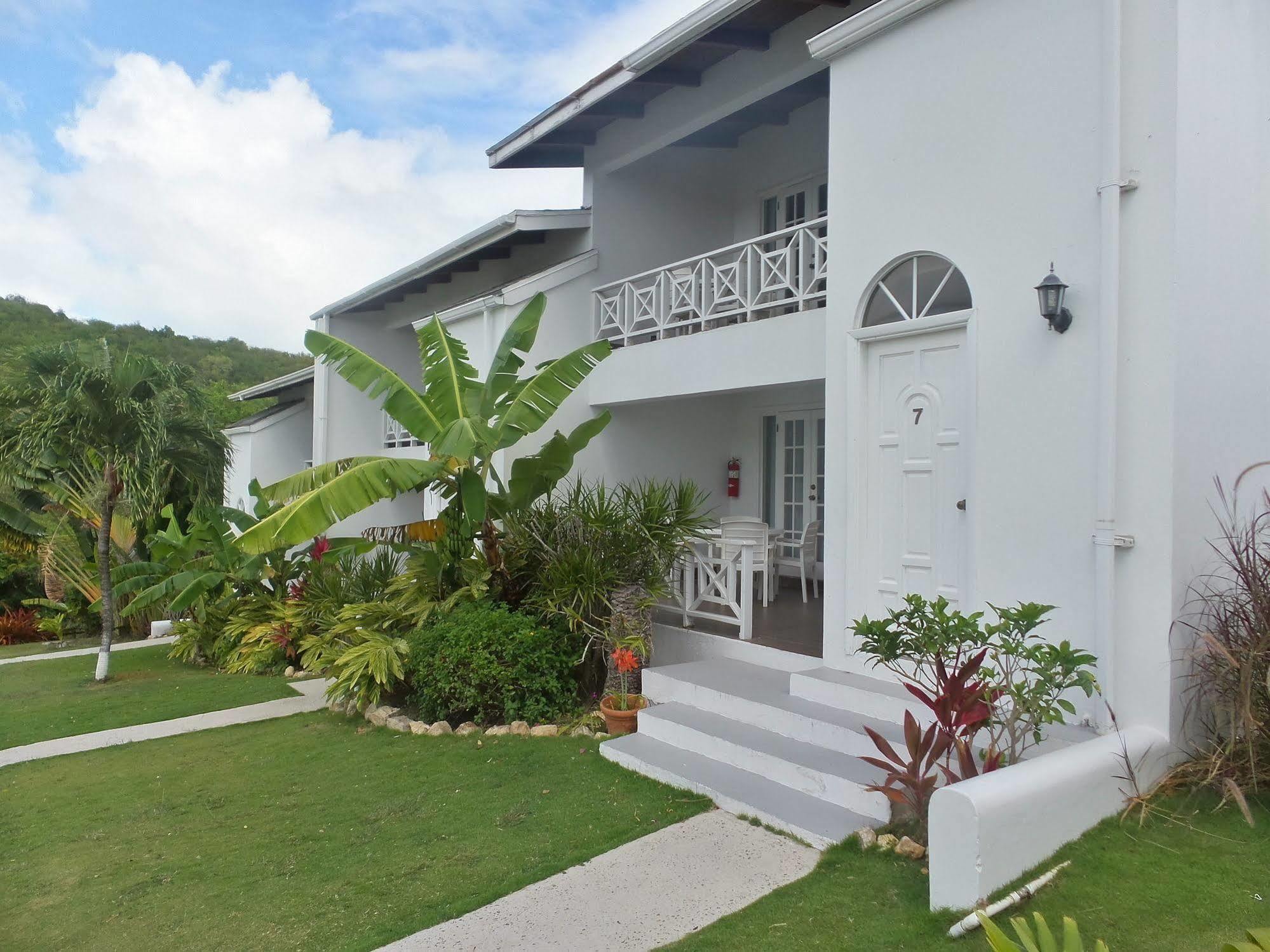 Dickenson Bay Cottages Cedar Grove Extérieur photo