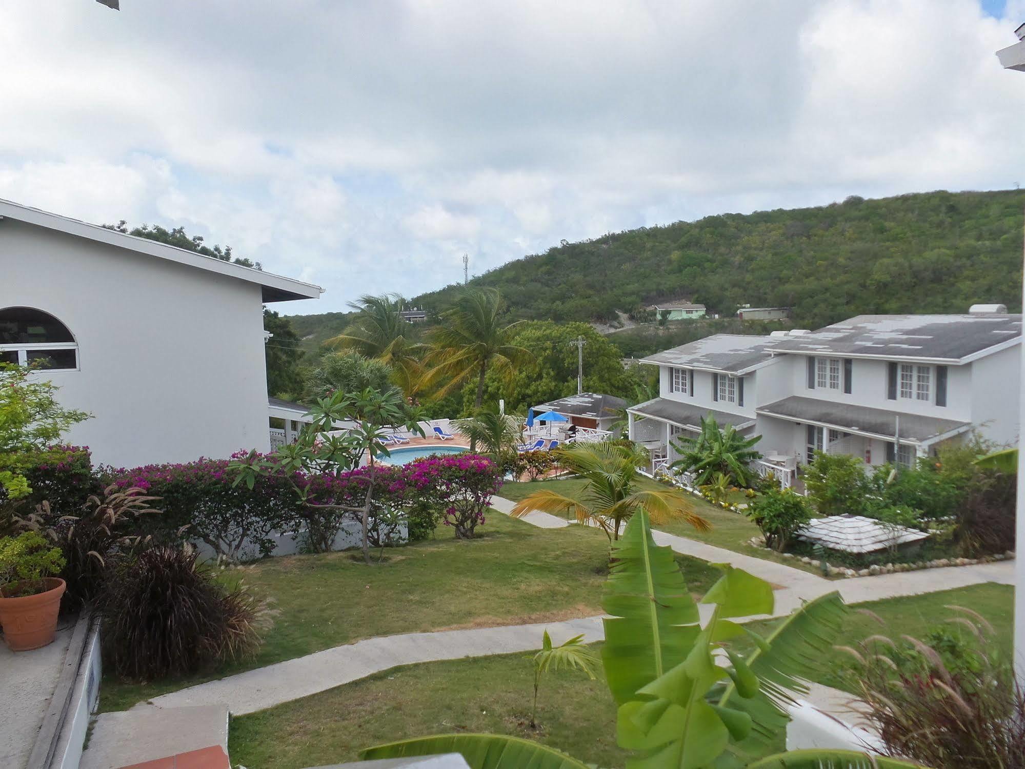 Dickenson Bay Cottages Cedar Grove Extérieur photo